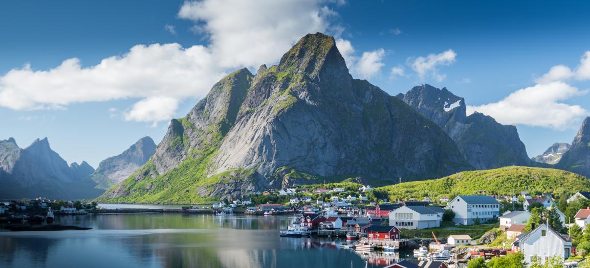 Leknes Lofoten Shutterstock