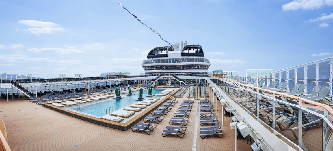 MSC Virtuosa pool