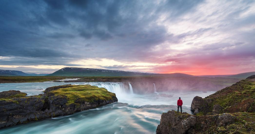 IJSLAND godafoss