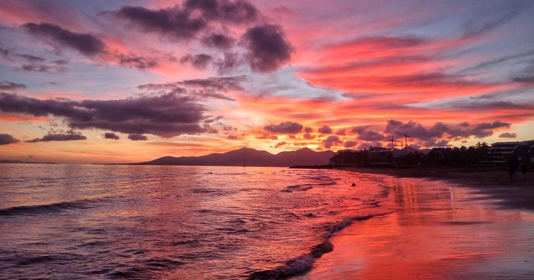 Lanzarote Puerto del carmen sunset 2.jpg