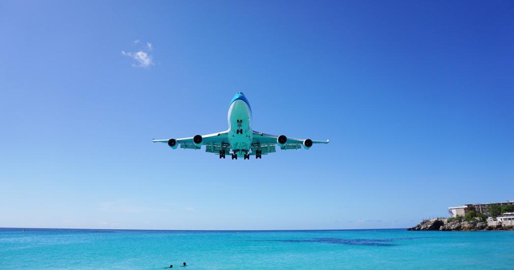Maho beach sint maarten.jpg