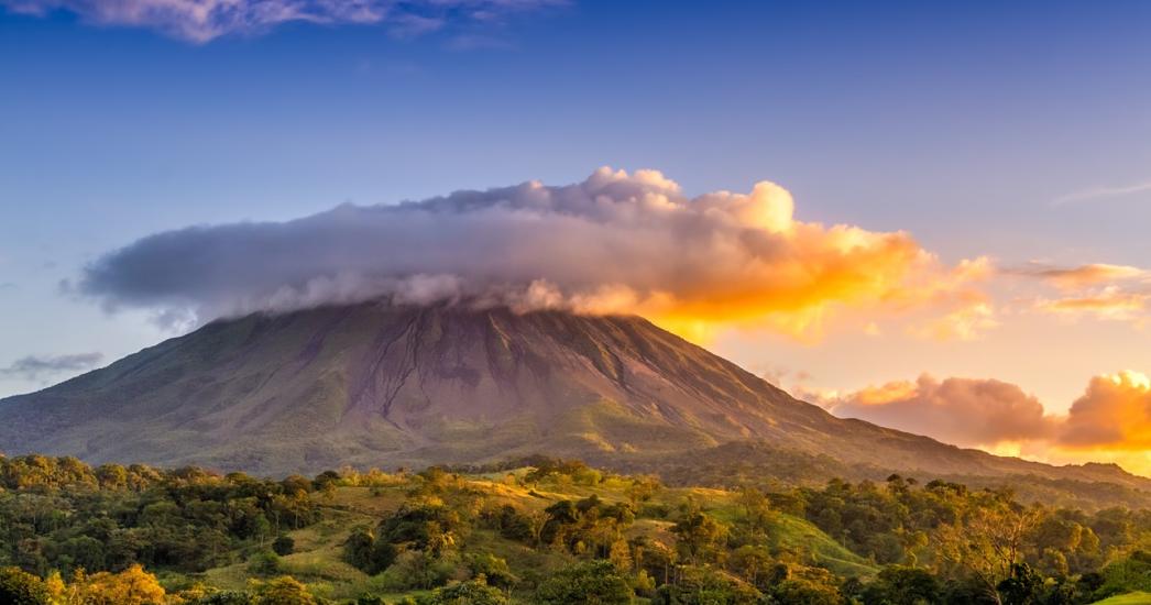 Costa Rica - Arenal vulkaan sunset R.jpg
