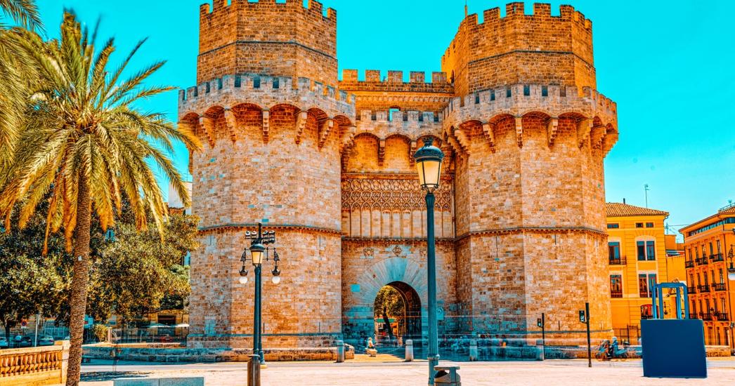 Spanje Valencia torres de serranos 