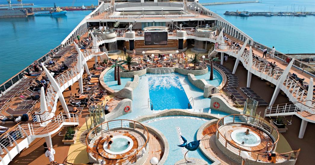MSC Fantasia - Zwembaden