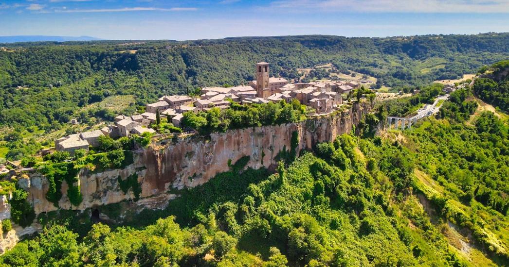 Italië Umbrië Civita di Bagnoregio (1).jpg