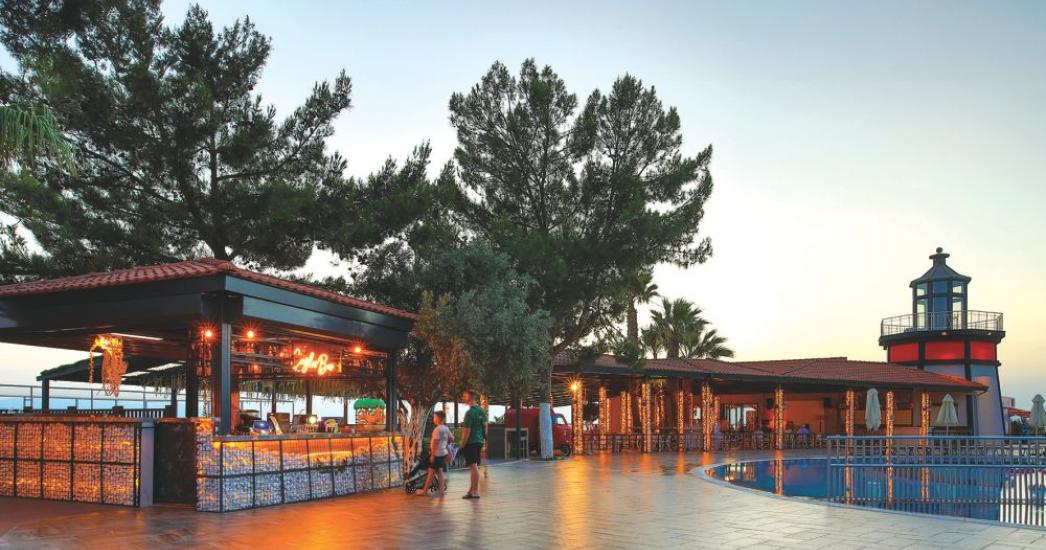 Sealight resort