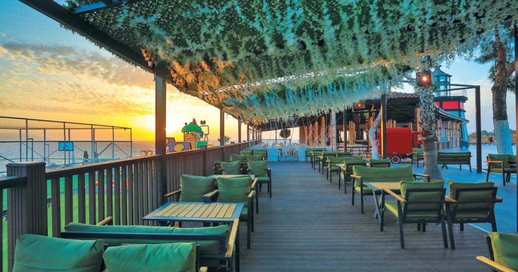 Sealight resort