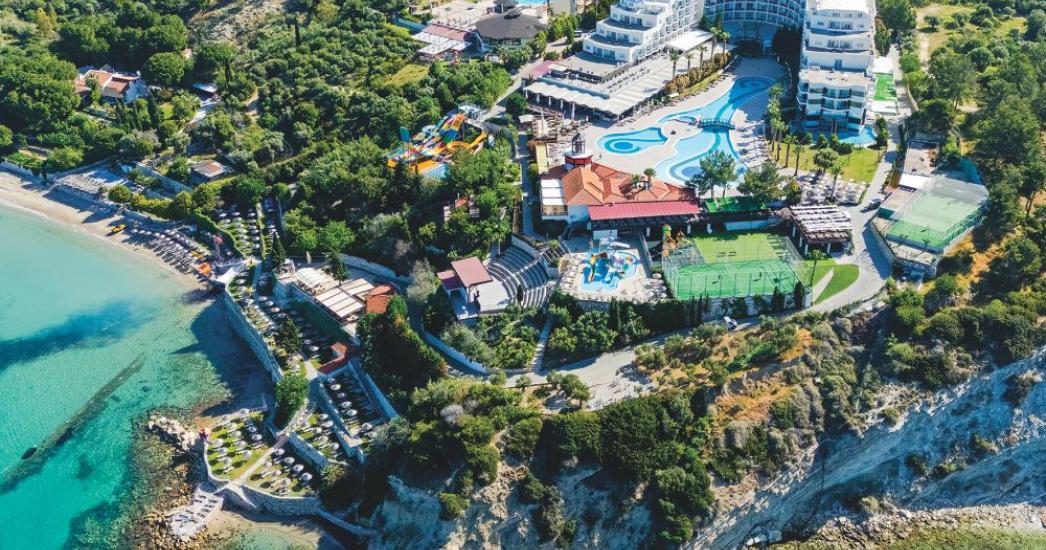 Sealight resort